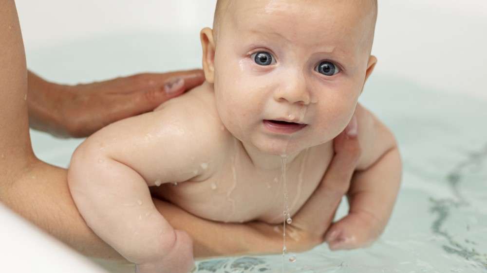 How To Give A Newborn Safe Bath Baby Product Insider